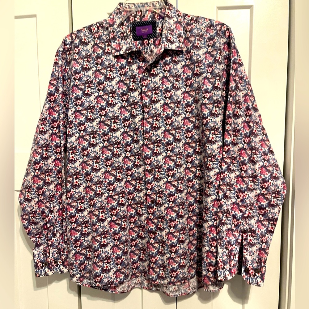 Tallia men’s size XXL 18 1/2 dress shirt. Excellent condition.